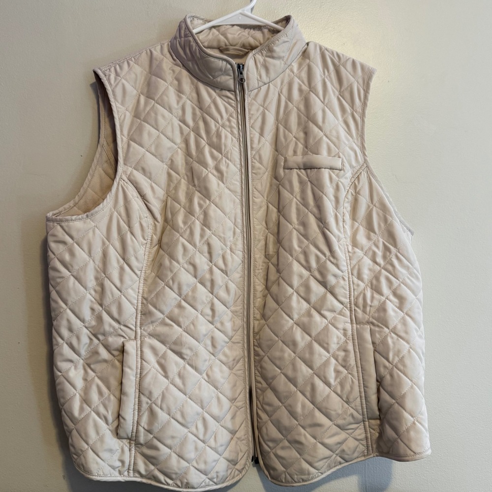 Women's Quilted Puffer Vest Cream Sleeveless Zip Up Outerwear Neutral Basics